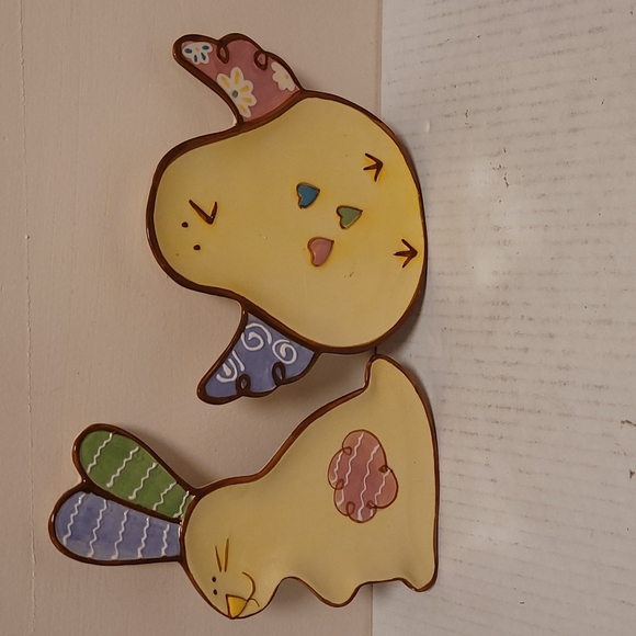 Pair of Adorable Cracker Barrel Small Easter Plates - Picture 2 of 16